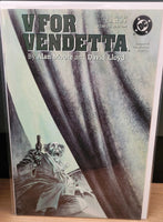 V for Vendetta #1-10 full run - French Comics Lovers