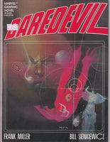 Daredevil Love and War Graphic Novel - French Comics Lovers